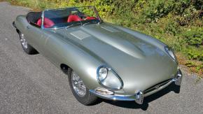 Jaguar E-Type photo