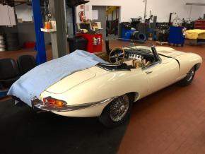 Jaguar E-Type photo