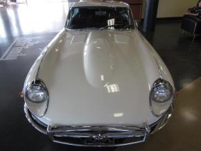 Jaguar E-Type photo