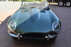 Jaguar E-Type photo