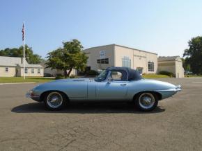 Jaguar E-Type photo