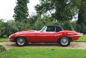 Jaguar E-Type photo