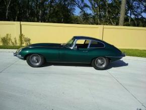 Jaguar E-Type photo