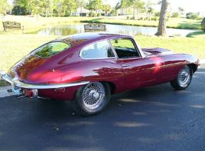 Jaguar E-Type photo