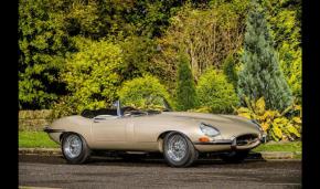 Jaguar E-Type photo