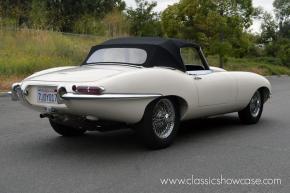 Jaguar E-Type photo