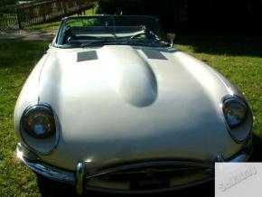 Jaguar E-Type photo