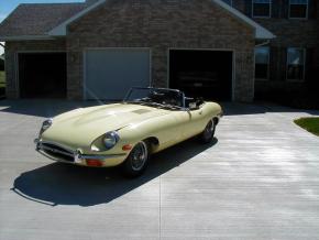 Jaguar E-Type photo