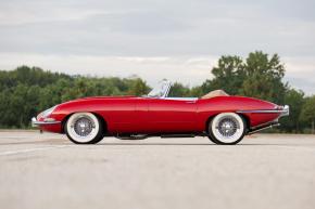 Jaguar E-Type photo