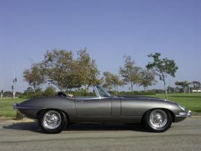 Jaguar E-Type photo