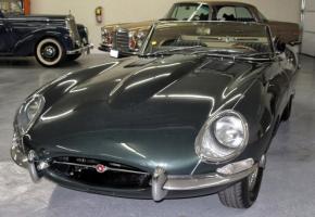 Jaguar E-Type photo