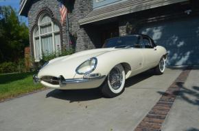 Jaguar E-Type photo