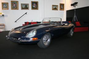 Jaguar E-Type photo