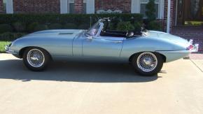 Jaguar E-Type photo