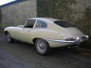 Jaguar E-Type photo