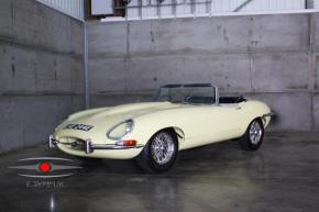 Jaguar E-Type photo