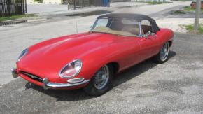 Jaguar E-Type photo