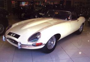 Jaguar E-Type photo