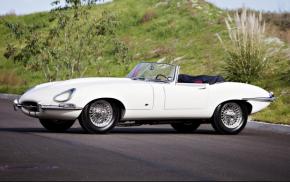 Jaguar E-Type photo