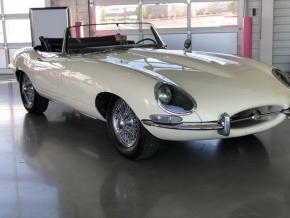 Jaguar E-Type photo