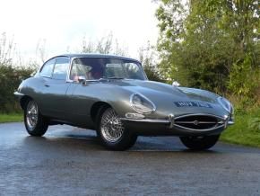 Jaguar E-Type photo