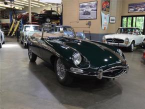 Jaguar E-Type photo