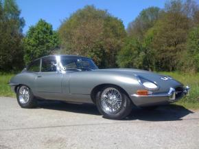 Jaguar E-Type photo