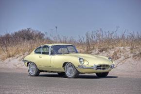 Jaguar E-Type photo