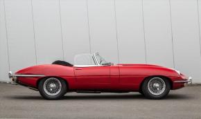 Jaguar E-Type photo