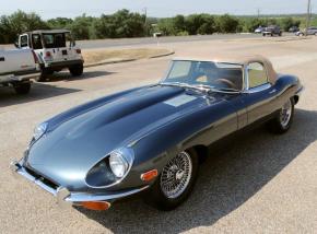 Jaguar E-Type photo