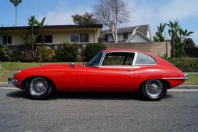 Jaguar E-Type photo