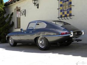 Jaguar E-Type photo