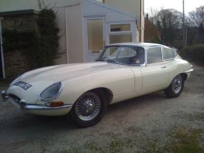 Jaguar E-Type photo