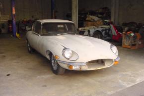 Jaguar E-Type photo