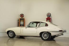 Jaguar E-Type photo