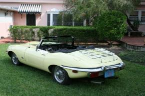 Jaguar E-Type photo