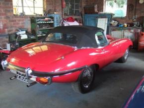 Jaguar E-Type photo