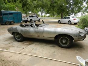 Jaguar E-Type photo