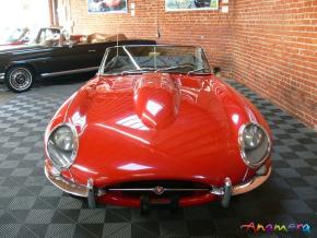 Jaguar E-Type photo