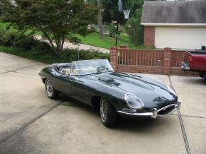 Jaguar E-Type photo