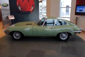 Jaguar E-Type photo