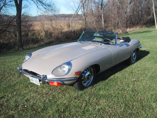 Jaguar E-Type photo