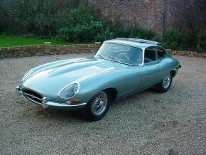 Jaguar E-Type photo