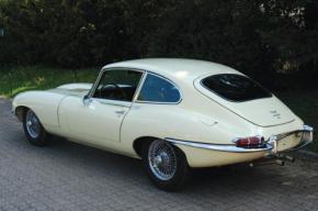 Jaguar E-Type photo