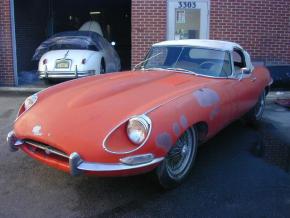 Jaguar E-Type photo