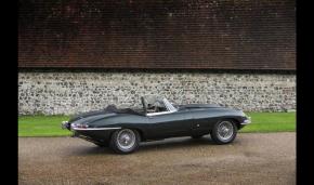 Jaguar E-Type photo