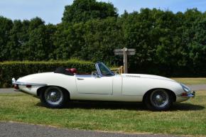 Jaguar E-Type photo