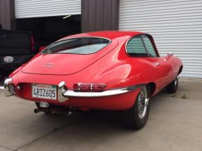 Jaguar E-Type photo