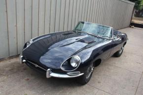 Jaguar E-Type photo