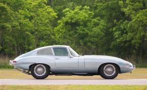 Jaguar E-Type photo